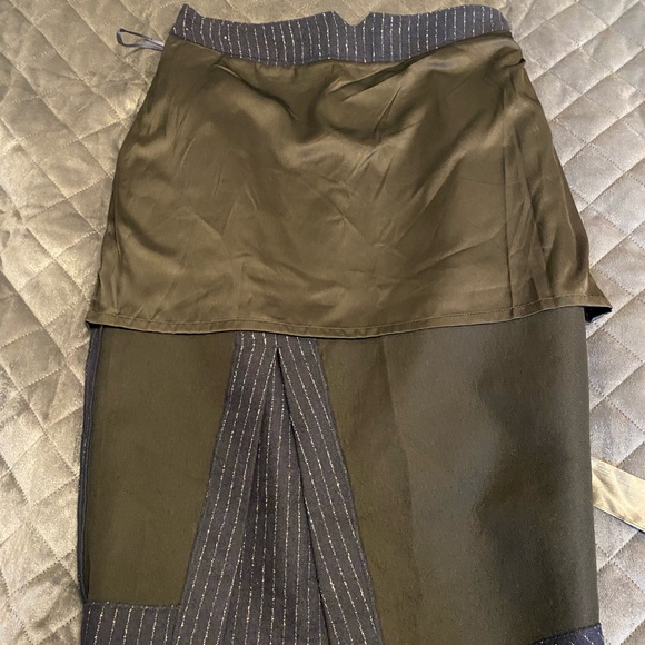 Suistudio navy pinstripe pencil skirt with asymmetrical hem. - Picture 4 of 9